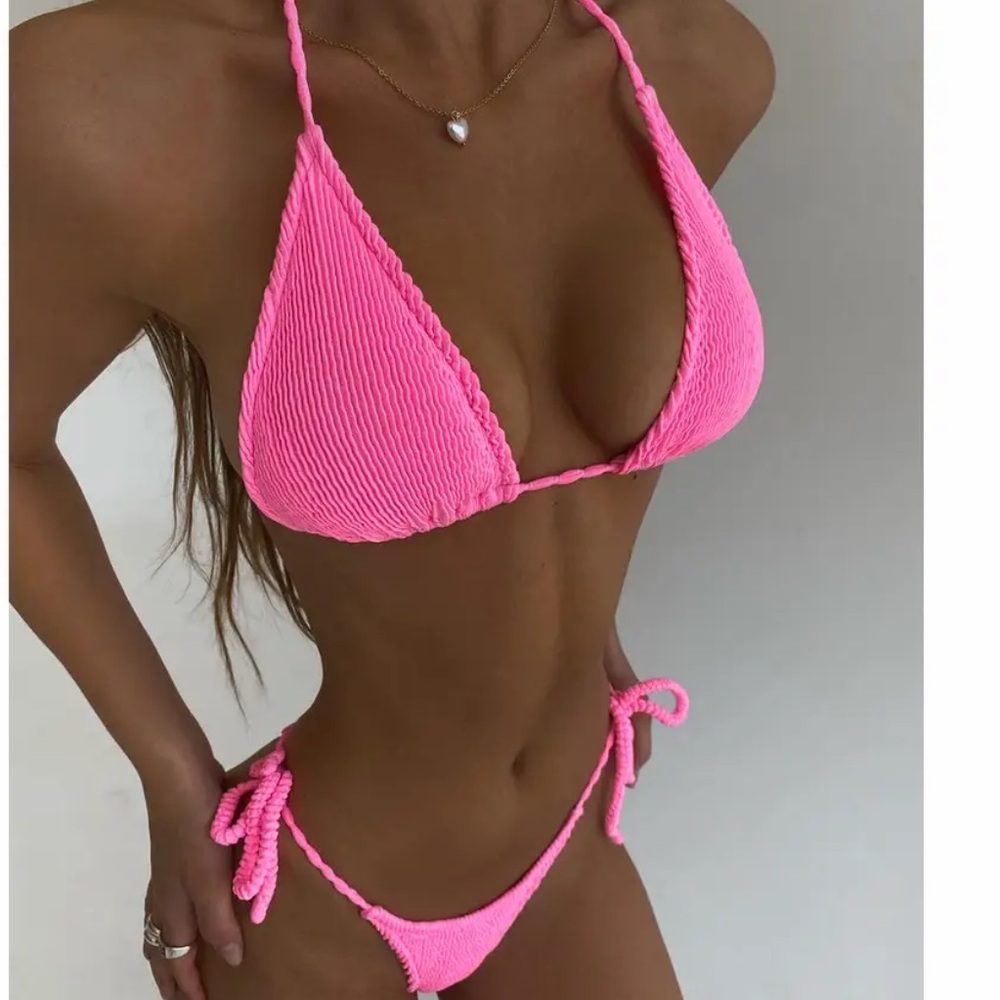 ๐ข๐ต๐ฎ๐ฎ๐น๐ฒ๐ท๐ฐ ๐๐ฎ๐ช๐พ๐ฝ๐ Pink Bikini - Picture 2 of 11